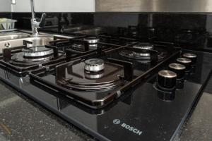 Una cocina o cocineta en White Sage - Fancy Studio With Mesmerizing Canal Views