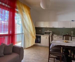 Nhà bếp/bếp nhỏ tại Vacation Home Dibra