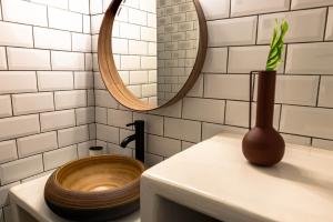 Ένα μπάνιο στο Neos_kosmos_house +2 φωτογραφίες