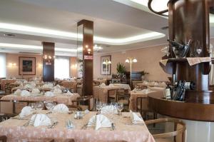 Restaurace v ubytování Le Gronde + 36 fotografií