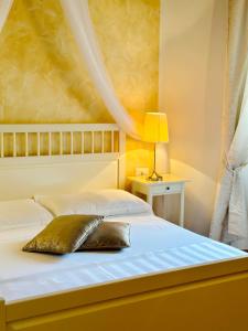 A bed or beds in a room at San Marco View