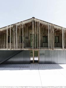 an external view of the facade of a building at Das Hochkönig in Dienten am Hochkönig