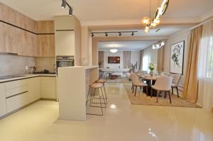 Boka Devine Residence的厨房或小厨房