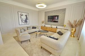 Boka Devine Residence的电视和/或娱乐中心