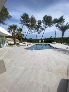 Piscina di Villa design vue panoramique o nelle vicinanze