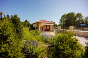 Vonkajšia záhrada v ubytovaní Villa Libosad