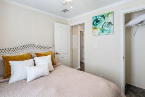 Cama ou camas em um quarto em Casa Isabelle by Brightwild