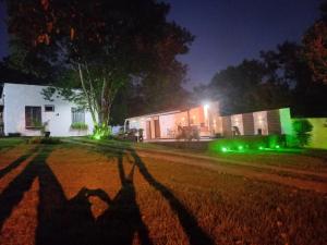 CASA CONFORTÁVEL COM 4 QUARTOS EM ALTER DO CHÃO外面的花园