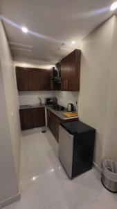 Η κουζίνα ή μικρή κουζίνα στο C Suites