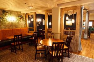 Restorāns vai citas vietas, kur ieturēt maltīti, naktsmītnē Three Horseshoes, Bubbenhall