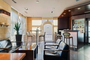 Cucina o angolo cottura di Hotel Conti Dietikon