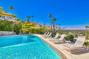 Πισίνα στο ή κοντά στο Panoramic Southridge Views Condo