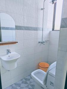Ванна кімната в Success Apartments-Ruby
