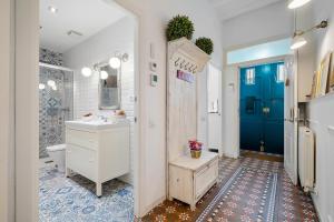 Kúpeľňa v ubytovaní Hauzify I Casa d'Anselm Clavé