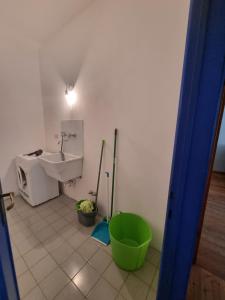 A bathroom at Borgo Antico Apartments