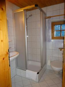 Koupelna v ubytování Landhaus Löberbauer