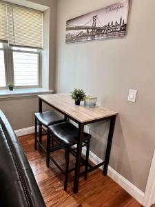 Φωτογραφία από το άλμπουμ του 505 Relaxing 1BR apartment in center city of Philly στη Φιλαδέλφεια