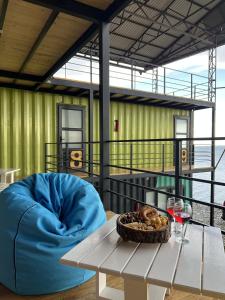 Posezení v ubytování Altitude 1900 Dive Resort - Sevan lake + 37 fotografií
