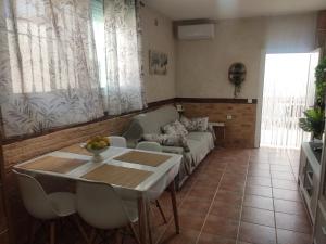 Posedenie v ubytovaní Apartamento Fez playa de la barrosa