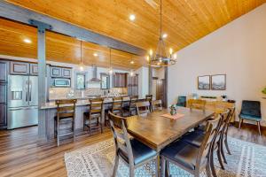 Imagen de la galería de Leaning Pine Point at Half Round Bay, en Harrison 37 fotos más