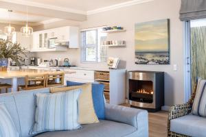 Kuchyň nebo kuchyňský kout v ubytování Seapearl Oceanfront Villa and Cottage + 40 fotografií