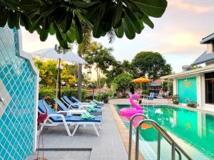 Sundlaugin á Nava Private Pool Villa in Pattaya with Mini Golf, Massive Swimming Pool, Pet- Friendly eða í nágrenninu