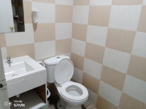 Koupelna v ubytování HOSPEDAJE YACUCALLE