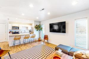 Fotografie z fotogalerie ubytování The Jewel of Elkhart, Upper Unit v destinaci Elkhart