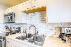 Fotografie z fotogalerie ubytování The Jewel of Elkhart, Upper Unit v destinaci Elkhart