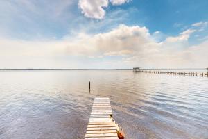 Gallery image of Get a Wave From it All in Pensacola