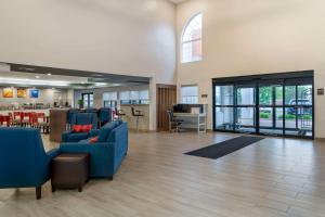 Fitness centrum a/nebo fitness zařízení v ubytování Comfort Suites