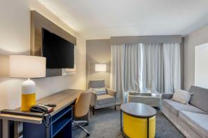 TV a/nebo společenská místnost v ubytování Comfort Inn & Suites Voorhees-Mt Laurel