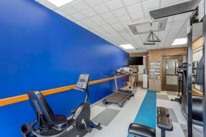 Fitness centrum a/nebo fitness zařízení v ubytování Comfort Inn & Suites Voorhees-Mt Laurel