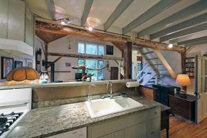 斯托克布里奇Berkshire Retreat- A stone's throw to downtown Lenox的相册照片