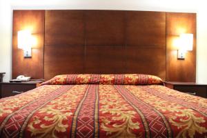 Postel nebo postele na pokoji v ubytování Flagstaff Motel
