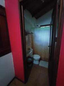 Kopalnica v nastanitvi Mono Azul Cahuita