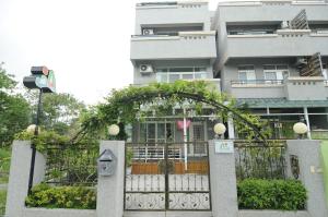 台東市的住宿－3520民宿，大楼前的大门