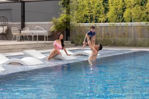 Bassein majutusasutuses Clark Marriott Hotel või selle lähedal