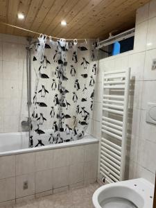 Bilik mandi di Mehrere Zimmer in erster Lage +27 gambar