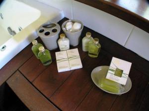 Foto sihtkohas Mission Beach asuva majutusasutuse Lillypads Red Cottage - Rainforest Tranquility galeriist +15 fotot