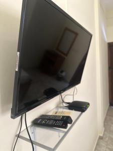TV a/nebo společenská místnost v ubytování N Joy Inn + 37 fotografií