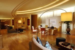 Posezení v ubytování Renaissance Tianjin Lakeview Hotel