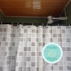 Un baño de Nanku Nimbu Casa-Bus equipada cerca de playas
