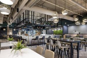 Restaurace v ubytování Delta Hotels by Marriott Calgary South