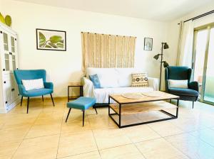 A seating area at Rooftop Pool Apartment Corralejo