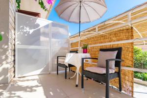 Balkón nebo terasa v ubytování Sweet triple room in Makarska