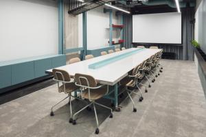 MONTOWNIA Lofts & Experience商务区和/或会议室