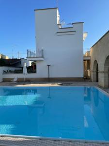 The swimming pool at or close to Casa Vacanza SUN & RELAX