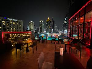 Nespecifikovaný výhled na destinaci Bangkok nebo výhled na město při pohledu z hotelu + 37 fotografií