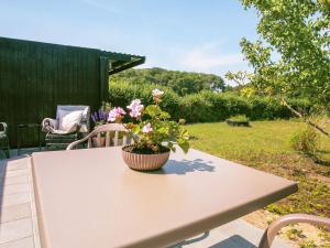 Zahrada ubytování 4 person holiday home in Rudkøbing-By Traum